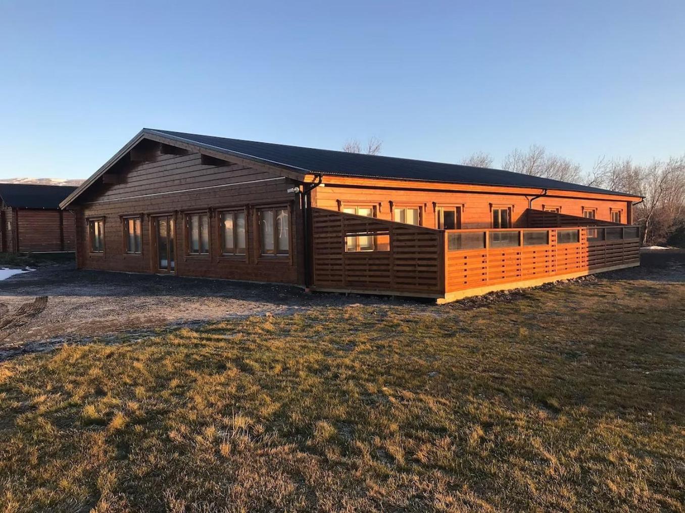 Gladheimar Guesthouse 블론두오스 외부 사진